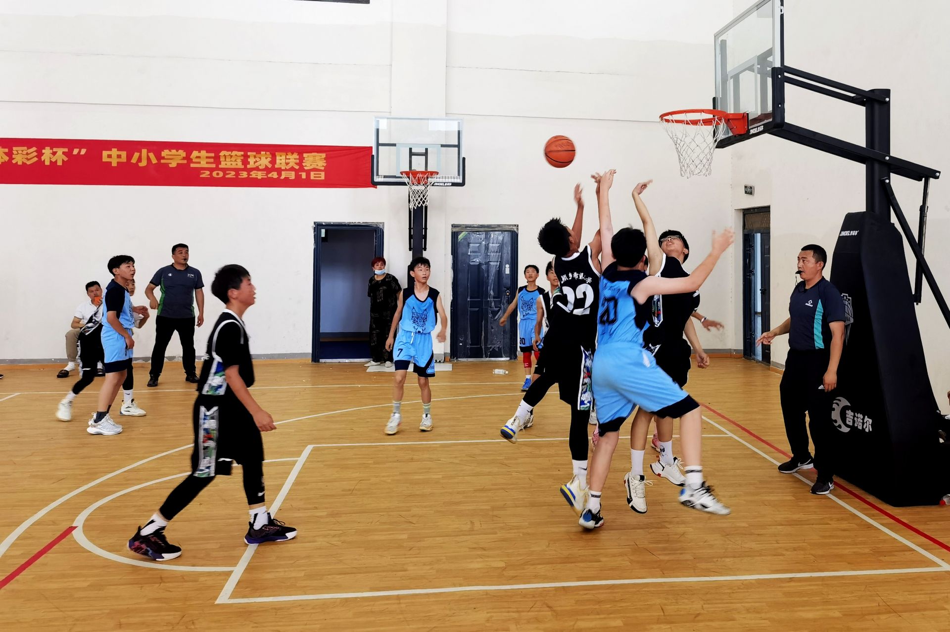我校在颍上县“体彩杯”中小学生篮球联赛中夺冠